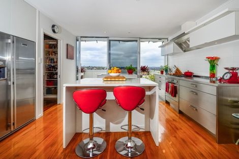 Photo of property in 148 Luckens Road, West Harbour, Auckland, 0618