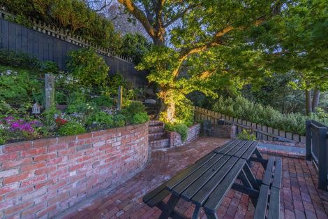 Photo of property in 19 Lower North Terrace, Kelburn, Wellington, 6012