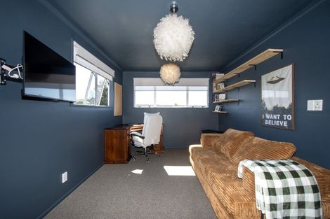 Photo of property in 209 Queenspark Drive, Parklands, Christchurch, 8083