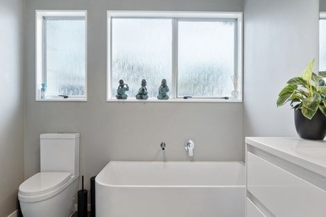 Photo of property in 8b Huia Avenue, Forest Lake, Hamilton, 3200