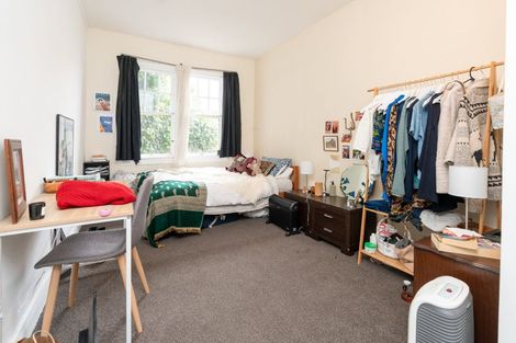 Photo of property in 76a Kelburn Parade, Kelburn, Wellington, 6012