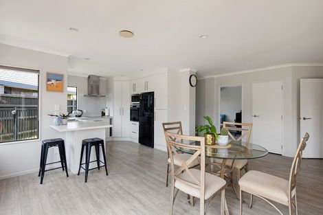 Photo of property in 13 Mangakoea Place, St Andrews, Hamilton, 3200