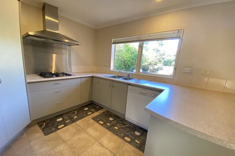 Photo of property in 6e Clearwater Cove, West Harbour, Auckland, 0618