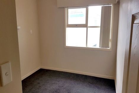 Photo of property in 204 East Coast Road, Forrest Hill, Auckland, 0620