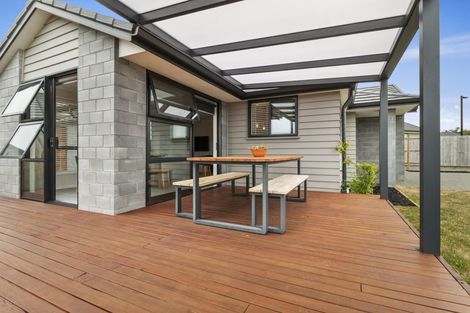 Photo of property in 74 Bert Wall Drive, Omokoroa, 3114