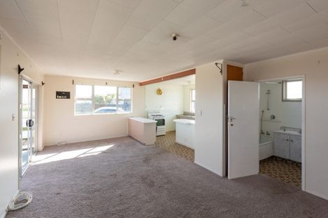 Photo of property in 56 Karewa Parade, Papamoa Beach, Papamoa, 3118