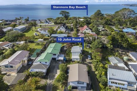 Photo of property in 10 John Road, Stanmore Bay, Whangaparaoa, 0932