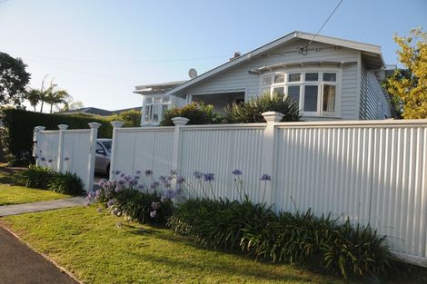 Photo of property in 1/46 Old Lake Road, Narrow Neck, Auckland, 0624