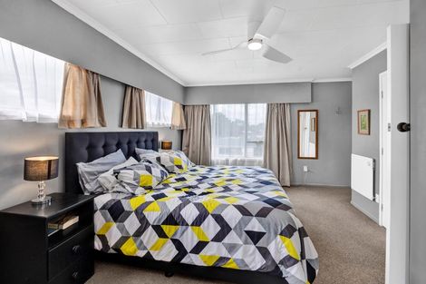 Photo of property in 14 Kowhai Street, Inglewood, 4330