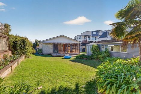 Photo of property in 2/7 Pomelo Road, Te Atatu South, Auckland, 0610