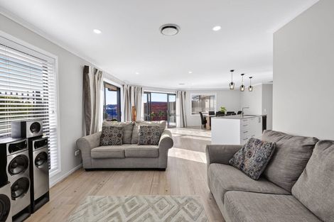 Photo of property in 14 Huntaway Close, Stoke, Nelson, 7011