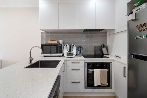 Photo of property in 105 Waimumu Road, Massey, Auckland, 0614