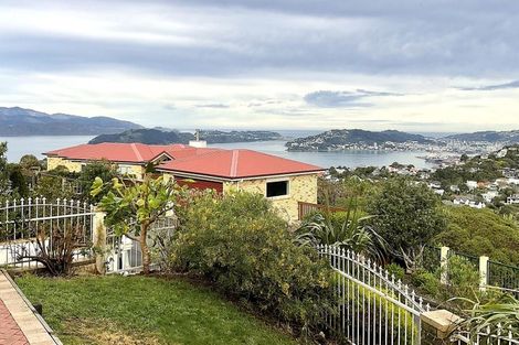 Photo of property in 16 Imran Terrace, Khandallah, Wellington, 6035