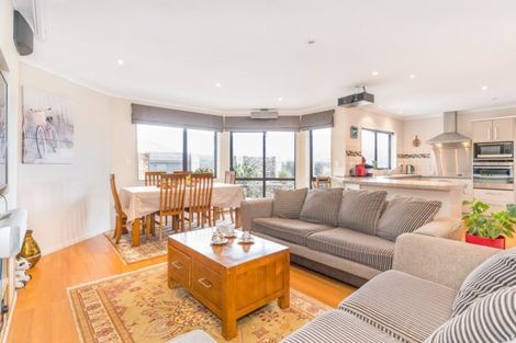 Photo of property in 55 Percy Kinsman Crescent, Riverstone Terraces, Upper Hutt, 5018