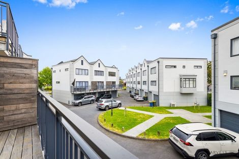 Photo of property in Krisley Court, 16/6 Ambrico Place, New Lynn, Auckland, 0600