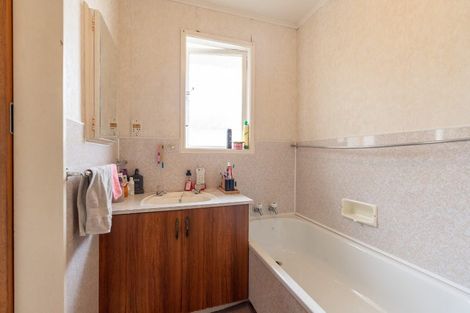 Photo of property in 72 Lethbridge Street, Feilding, 4702