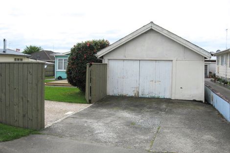 Photo of property in 2/4 Parkers Road, Tahunanui, Nelson, 7011