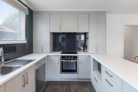 Photo of property in 25 Woodleigh Street, Frankleigh Park, New Plymouth, 4310