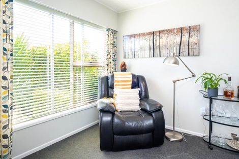 Photo of property in 302b King Street South, Hastings, 4122