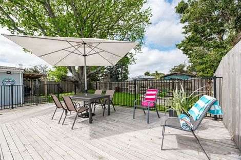 Photo of property in 25 Tiroroa Avenue, Te Atatu South, Auckland, 0610