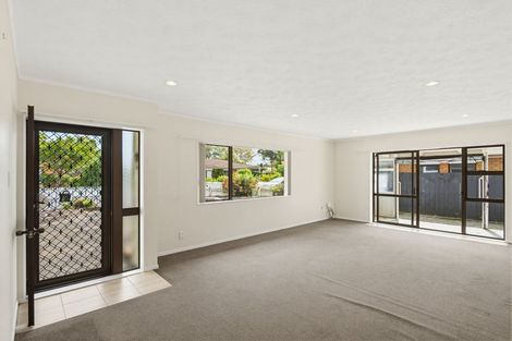 Photo of property in 6/39 Swanson Road, Henderson, Auckland, 0610