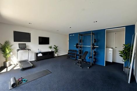 Photo of property in 70 Barrack Road, Mount Wellington, Auckland, 1060
