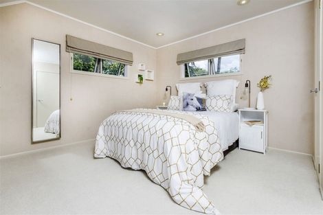 Photo of property in 99a Queen Street, Northcote Point, Auckland, 0627