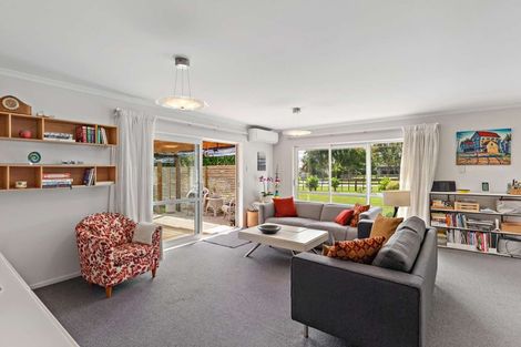 Photo of property in 1098 Queen Street East, Levin, 5571