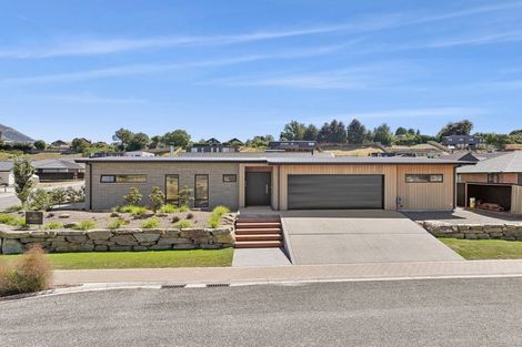 Photo of property in 2 Tomtit Crescent, Lake Hawea, Wanaka, 9382