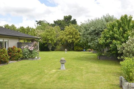 Photo of property in 5 Tararua Crescent, Carterton, 5713