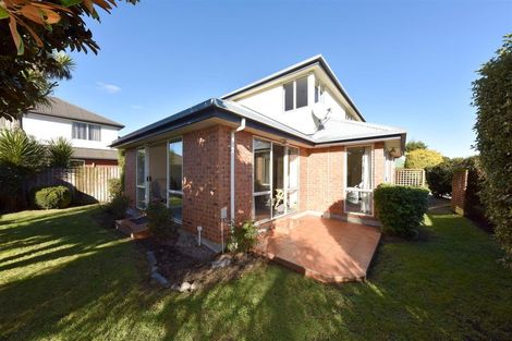 Photo of property in 4 Rosefield Lane, Northcote, Christchurch, 8052
