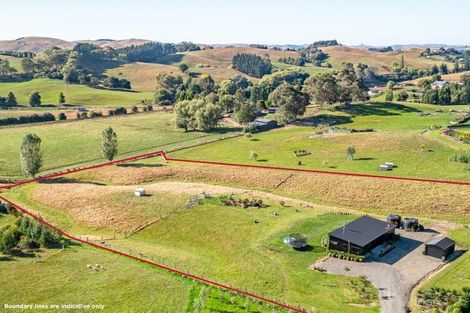 Photo of property in 53 Highlands Drive, Waipawa, 4210