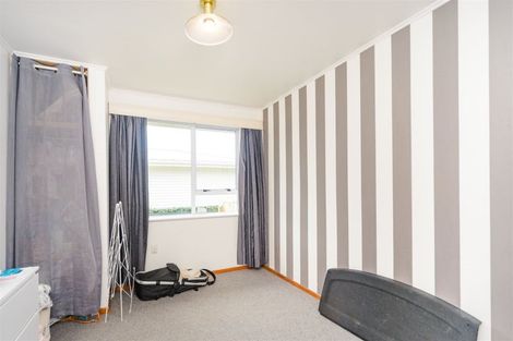 Photo of property in 5 Tararua Terrace, Cloverlea, Palmerston North, 4412