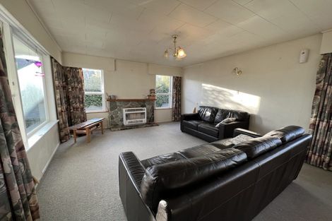 Photo of property in 27 Acacia Street, Kelvin Grove, Palmerston North, 4414