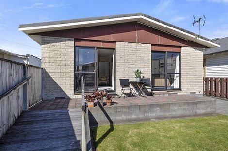 Photo of property in 19a Karamu Street, Strandon, New Plymouth, 4312