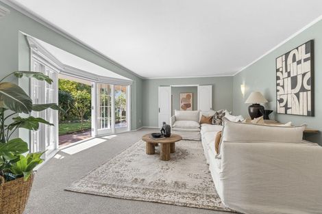 Photo of property in 76a Mangorei Road, Strandon, New Plymouth, 4312