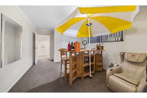 Photo of property in 14 Kereru Rise, Papakura, 2110