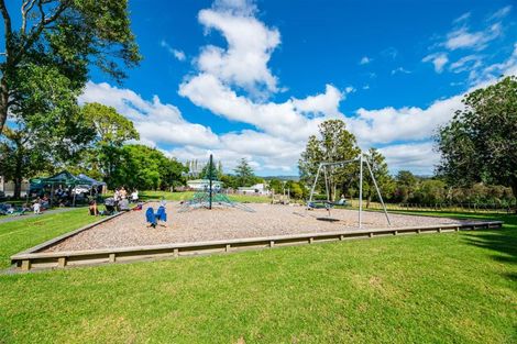 Photo of property in 2/176 Henderson Valley Road, Henderson, Auckland, 0612