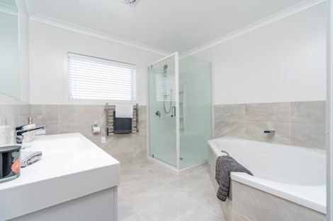 Photo of property in 43 Stace Hopper Drive, One Tree Point, 0118