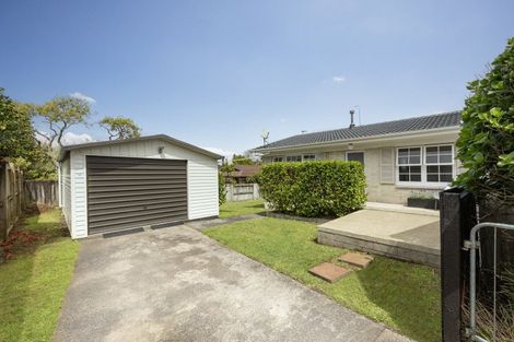 Photo of property in 2/68a Sturges Road, Henderson, Auckland, 0612