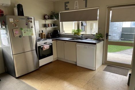 Photo of property in 914 Grove Road, Mayfair, Hastings, 4122