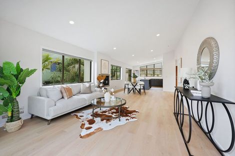 Photo of property in 40a Verran Road, Birkdale, Auckland, 0626