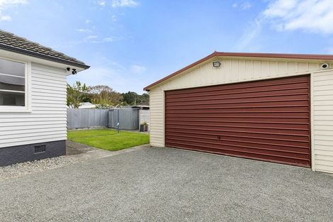 Photo of property in 302 Stokes Valley Road, Stokes Valley, Lower Hutt, 5019