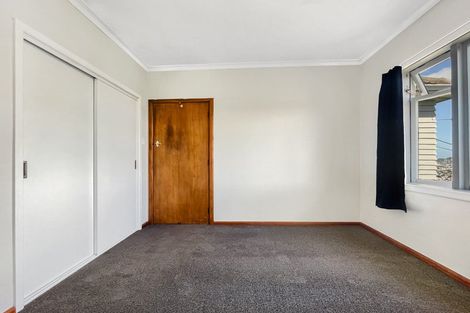 Photo of property in 108 Nevay Road, Karaka Bays, Wellington, 6022