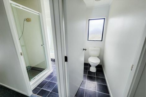 Photo of property in 2 Lydia Place, Kelvin Grove, Palmerston North, 4414