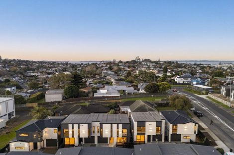 Photo of property in 125 Ridge Road, Howick, Auckland, 2014