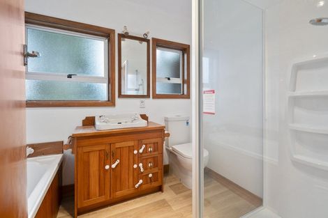 Photo of property in 22 Waterloo Crescent, Hokowhitu, Palmerston North, 4410