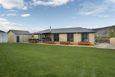 Photo of property in 21 Missy Crescent, Mount Pisa, Cromwell, 9383
