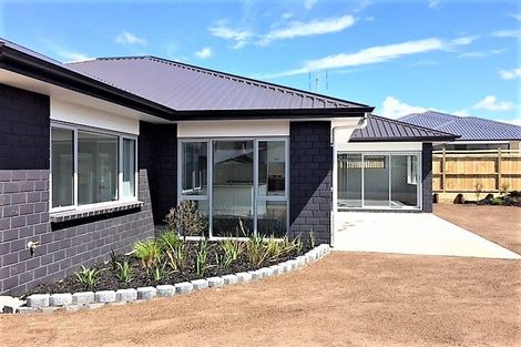 Photo of property in 10 Tilly Lane, Huapai, Kumeu, 0810