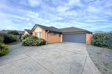 Photo of property in 8 Amdale Avenue, Broomfield, Christchurch, 8042